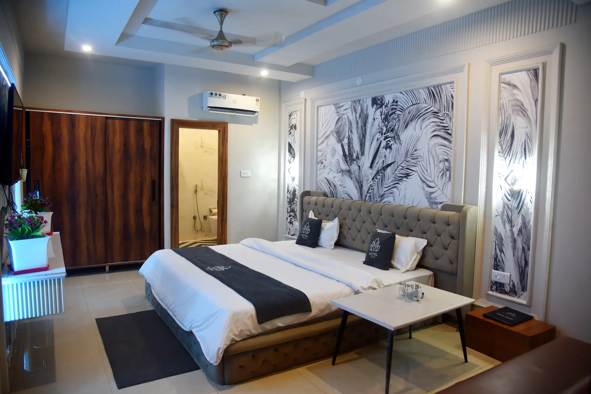 Super Deluxe Room main view